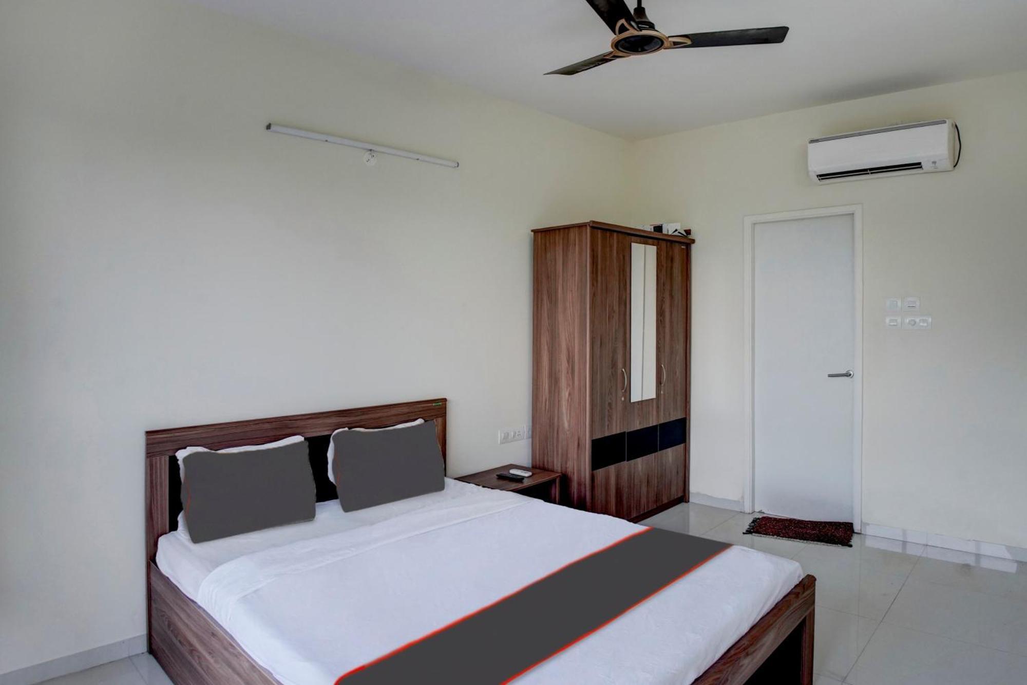 Flagship Santoshi Holiday Home Даболім Екстер'єр фото
